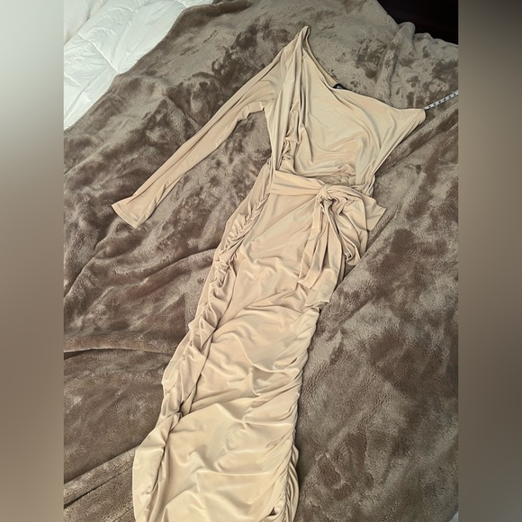 Missguided Camel One Shoulder Slinky Bodycon Ruched Beige | US Size: 14 - Picture 6 of 6